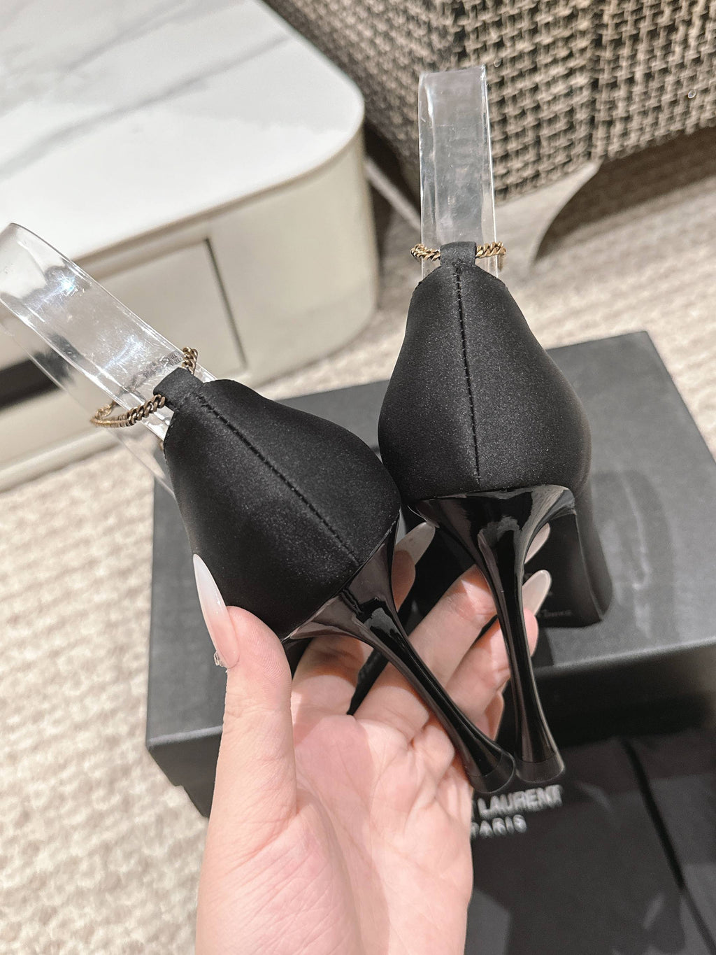 LOUIS VUITTON HIGH PUMP 9 CM IN BLACK SATIN