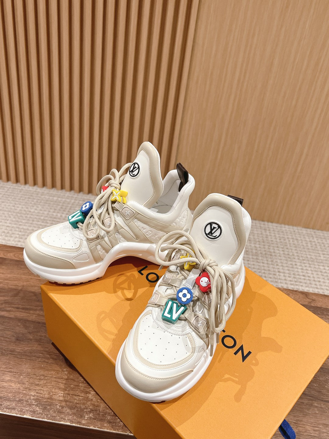 LOUIS VUITTON LV ARCHLIGHT SNEAKER IN BLANC BEIGE EMBOSSED CALFSKIN