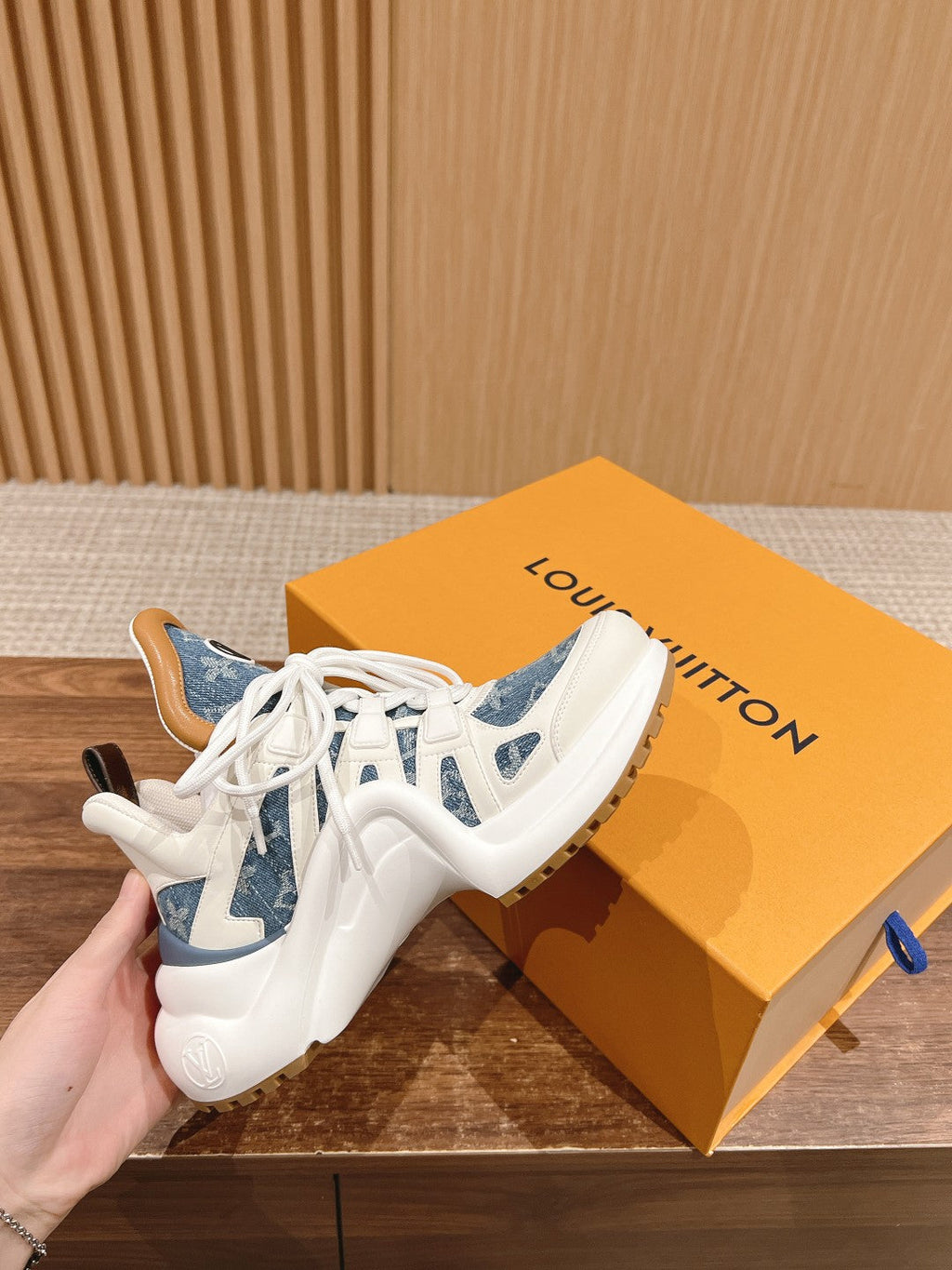 LOUIS VUITTON LV ARCHLIGHT SNEAKER IN WHITE CALFSKIN AND LIGHT BLUE MONOGRAM DENIM