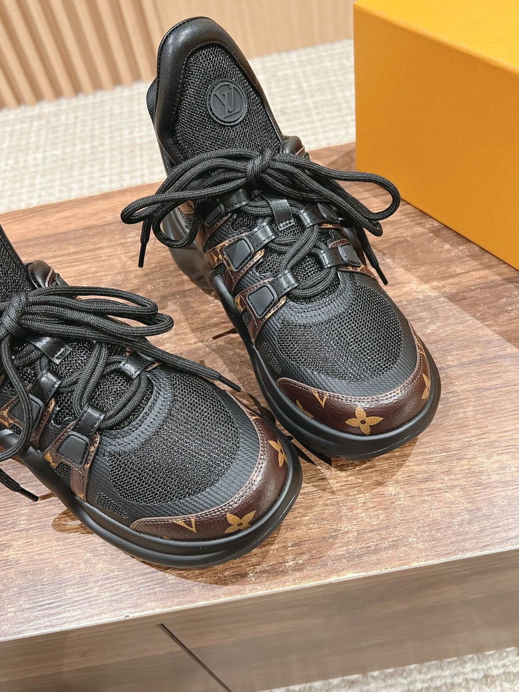 LOUIS VUITTON LV ARCHLIGHT SNEAKER IN BLACK CANVAS AND CHOCOLATE BROWN MONOGRAM CALFSKIN