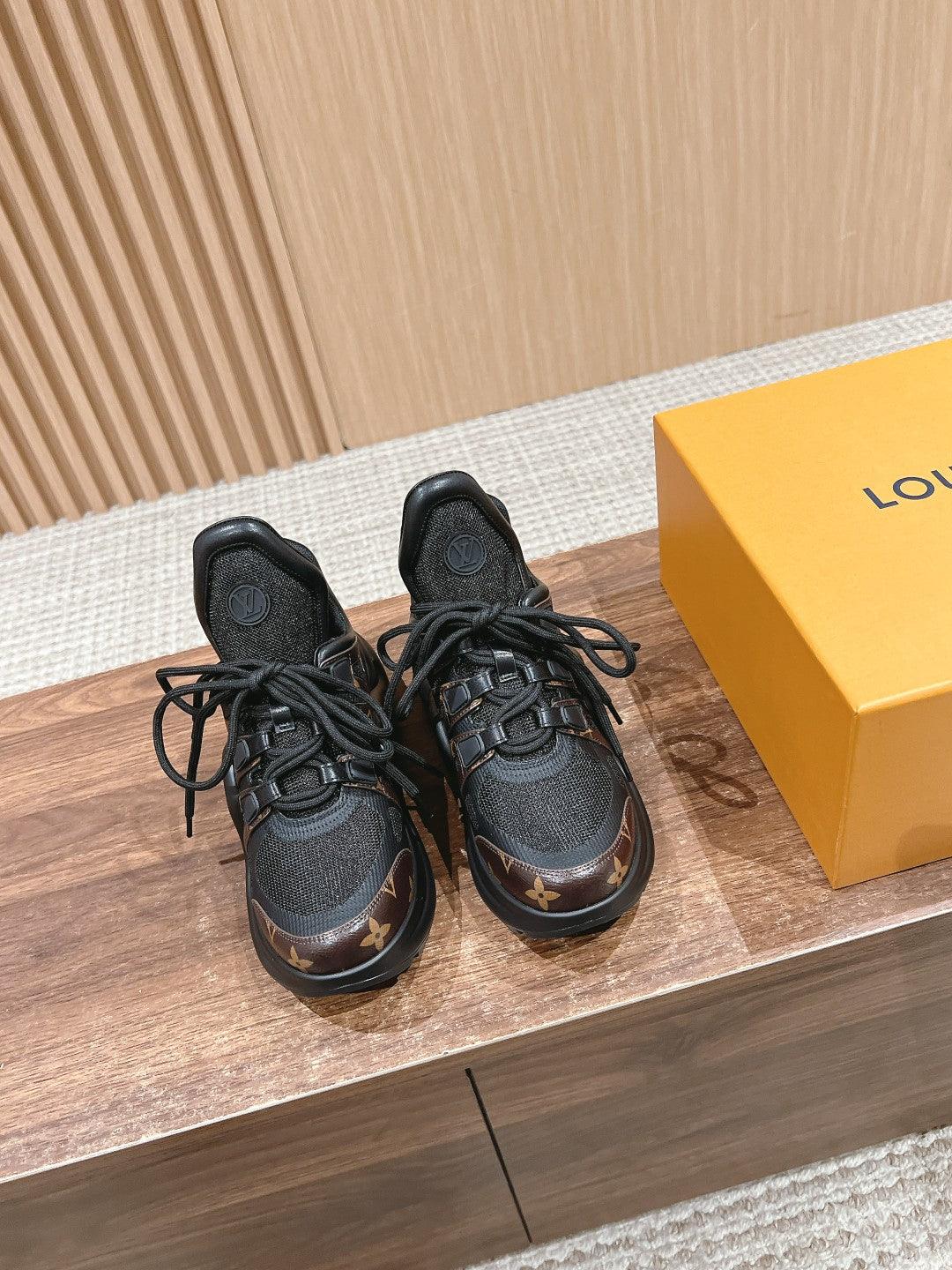 LOUIS VUITTON LV ARCHLIGHT SNEAKER IN BLACK CANVAS AND CHOCOLATE BROWN MONOGRAM CALFSKIN