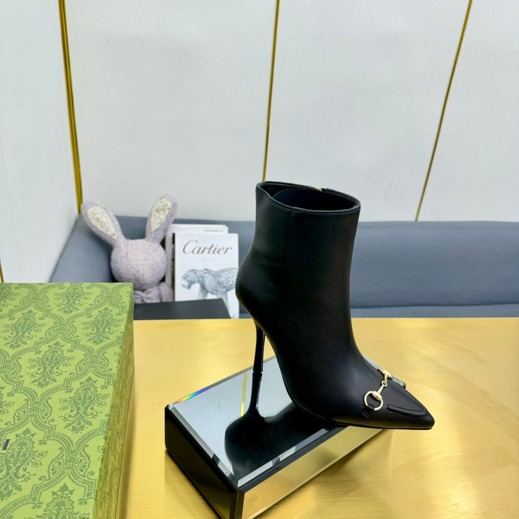 GUCCI HORSEBIT ANKLE BOOT IN BLACK SHEEPSKIN