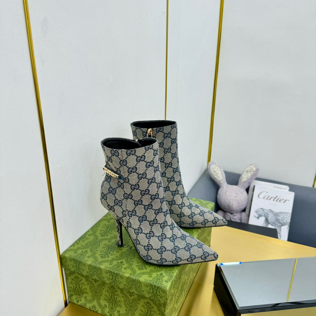 GUCCI SIGNORIA ANKLE BOOT IN PALE GRAY MONOGRAM CANVAS