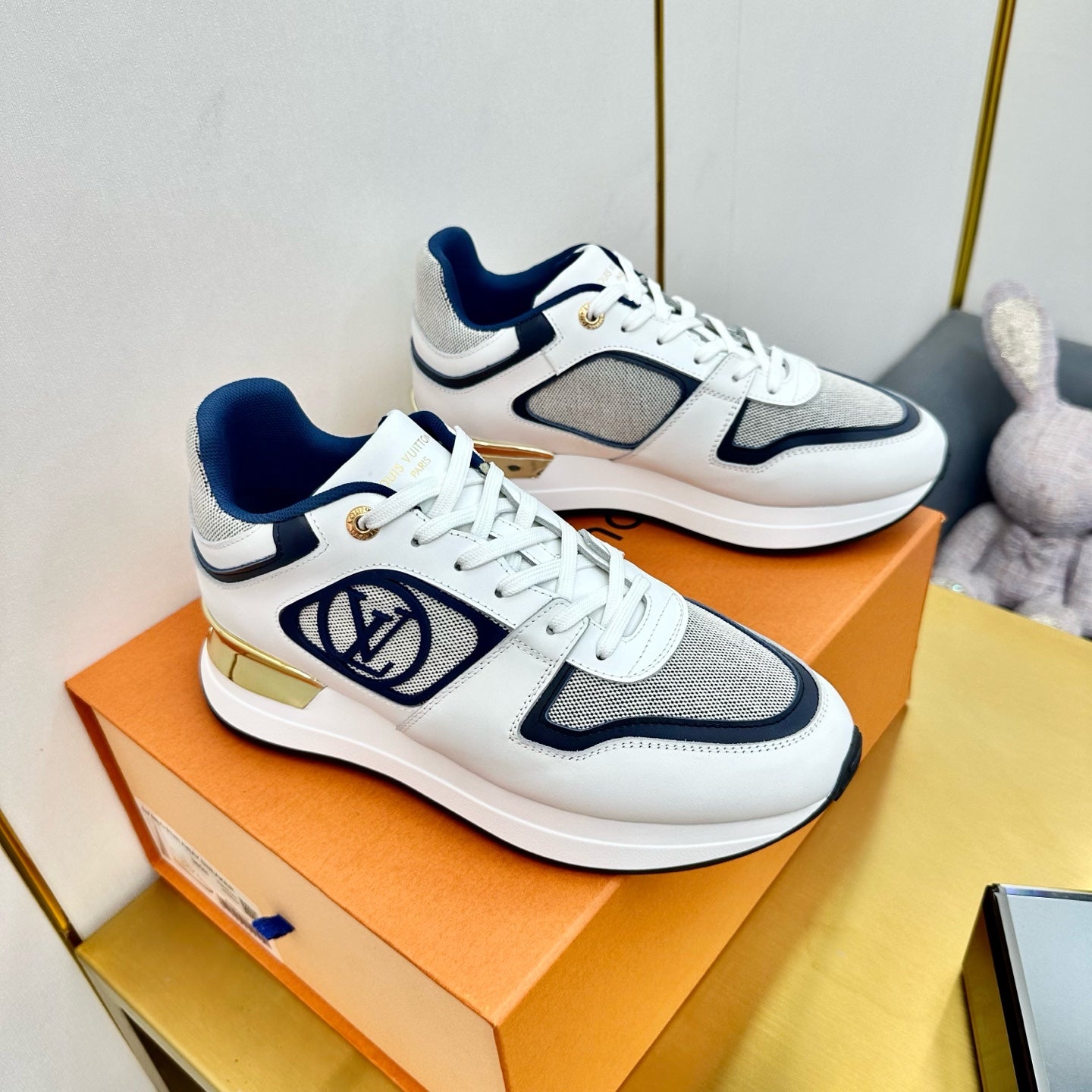 LOUIS VUITTON NEO RUN AWAY SNEAKER IN WHITE MIX NAVY BLUE CALFSKIN