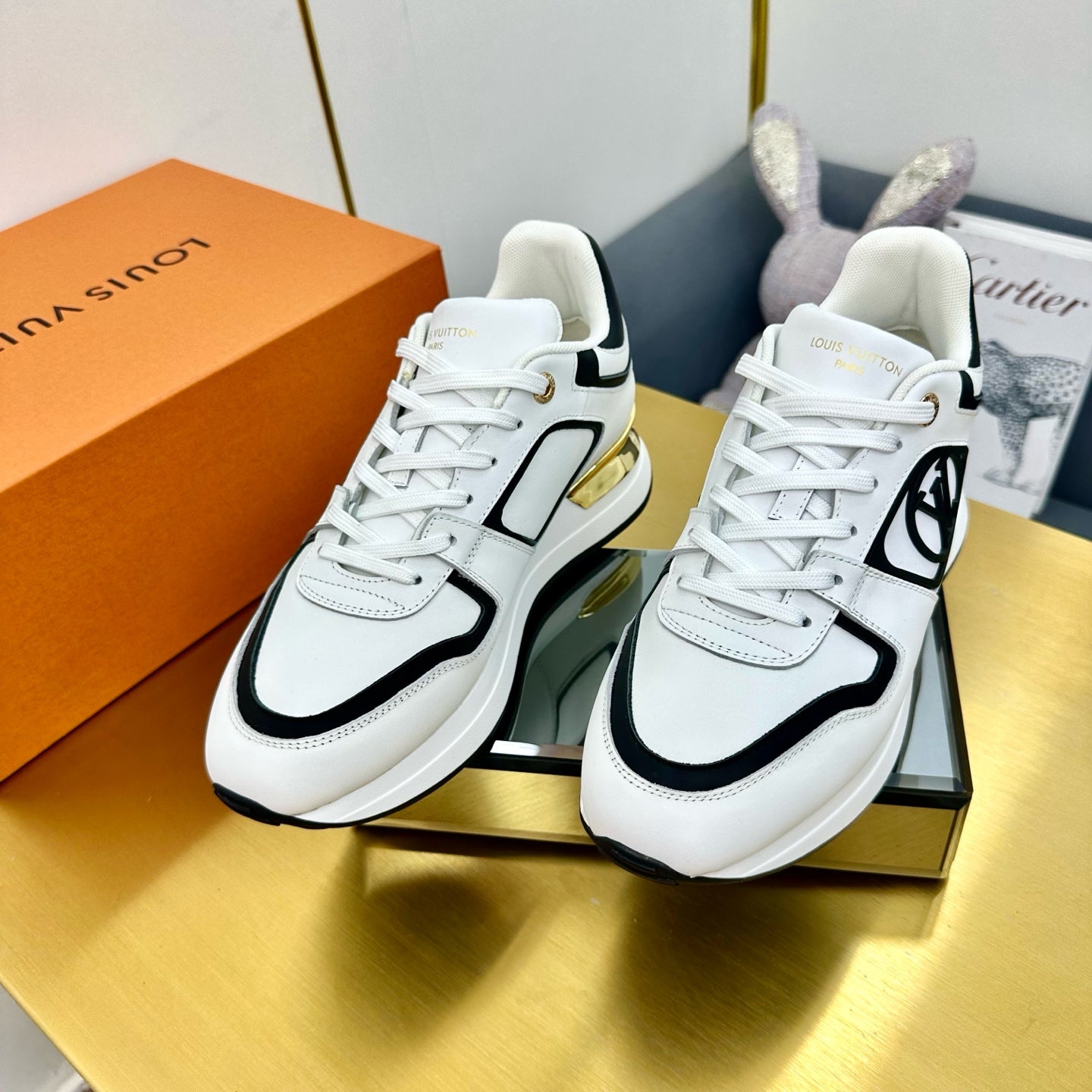 LOUIS VUITTON NEO RUN AWAY SNEAKER IN WHITE MIX BLACK CALFSKIN