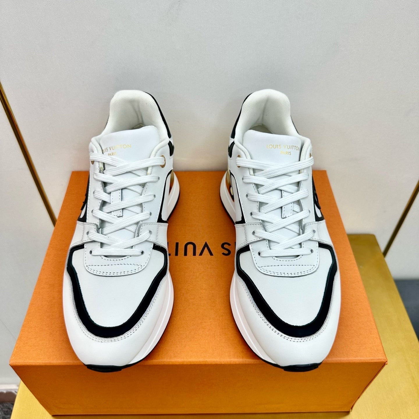 LOUIS VUITTON NEO RUN AWAY SNEAKER IN WHITE MIX BLACK CALFSKIN