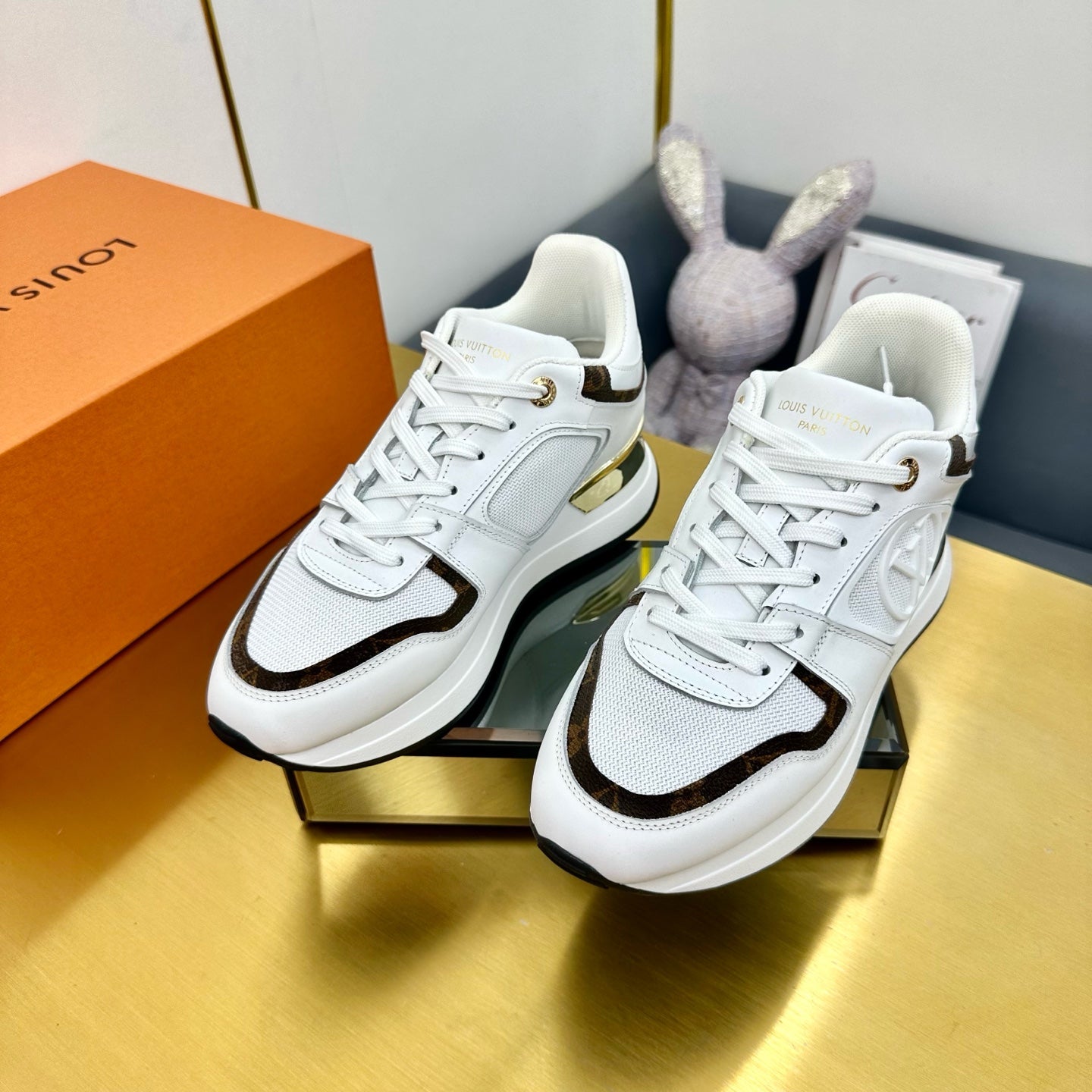LOUIS VUITTON NEO RUN AWAY SNEAKER IN WHITE MIX CHOCOLATE BROWN CALFSKIN