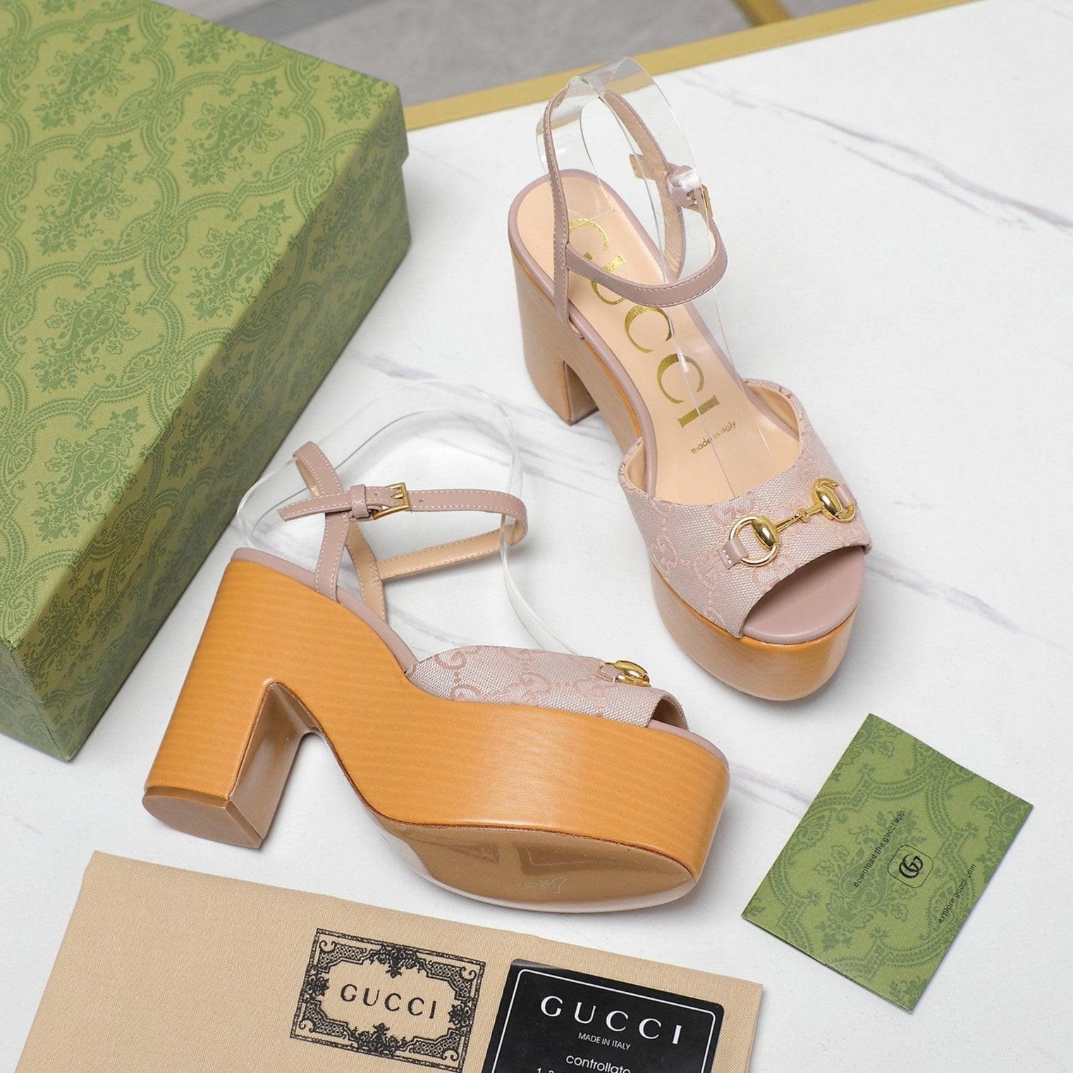 GUCCI HORSEBIT WEDGE SANDAL IN LIGHT BEIGE MONOGRAM JACQUARD FABRIC AND SHEEPSKIN LINING