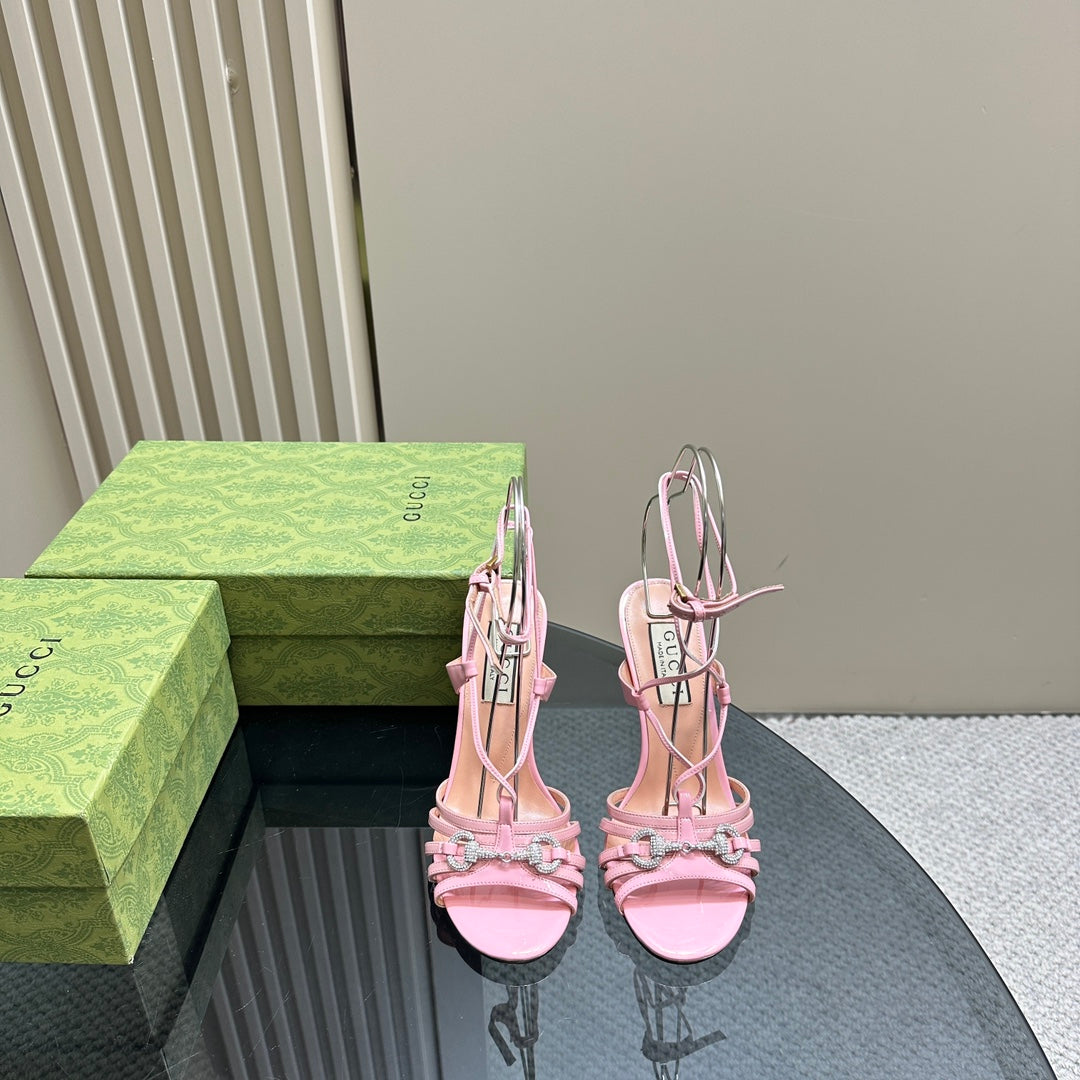 GUCCI CRYSTAL HORSEBIT STRAPPY SANDAL 10.5CM IN LIGHT PINK PATENT LEATHER