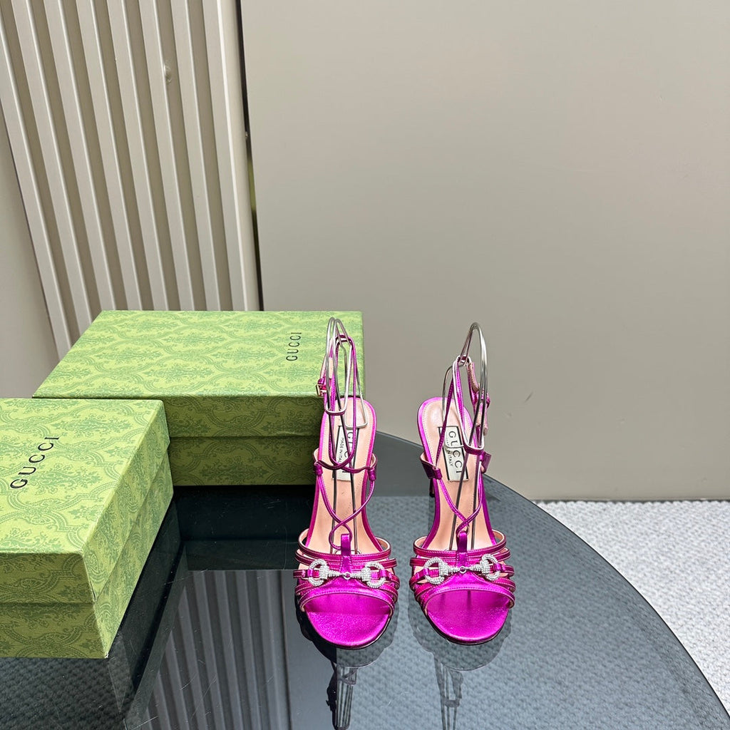 GUCCI CRYSTAL HORSEBIT STRAPPY SANDAL 10.5CM IN HOT PINK PATENT LEATHER