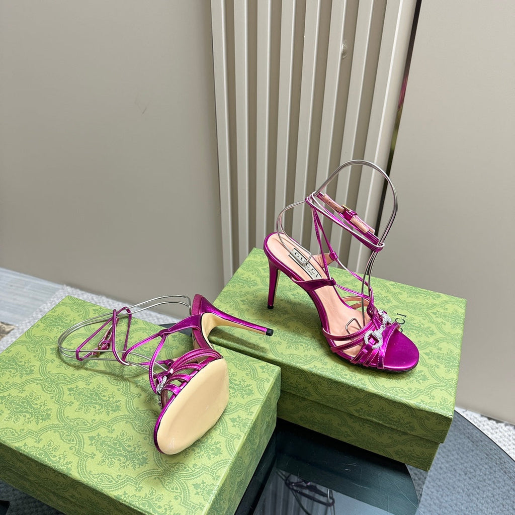 GUCCI CRYSTAL HORSEBIT STRAPPY SANDAL 10.5CM IN HOT PINK PATENT LEATHER