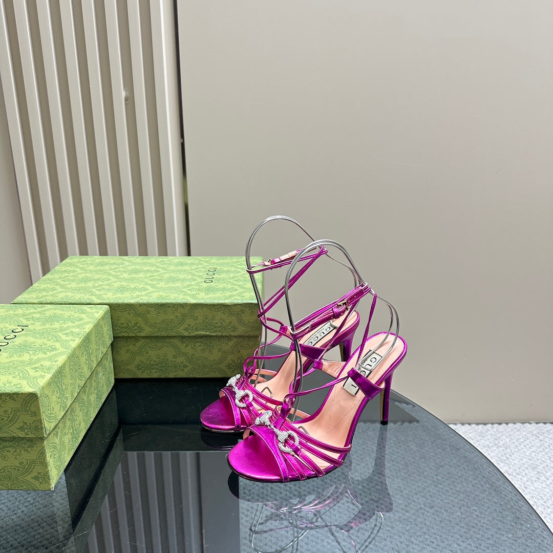 GUCCI CRYSTAL HORSEBIT STRAPPY SANDAL 10.5CM IN HOT PINK PATENT LEATHER