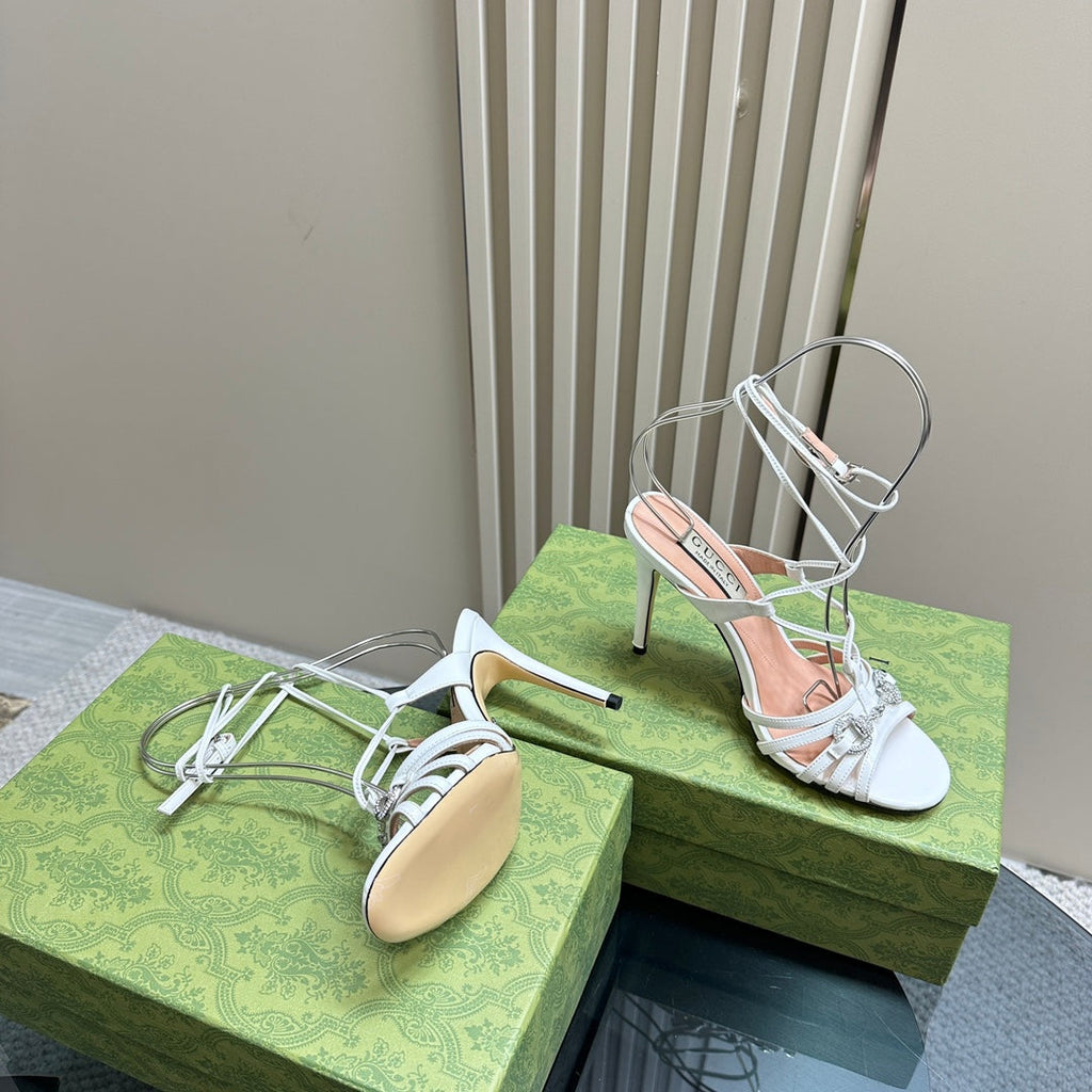 GUCCI CRYSTAL HORSEBIT STRAPPY SANDAL 10.5CM IN WHITE PATENT LEATHER