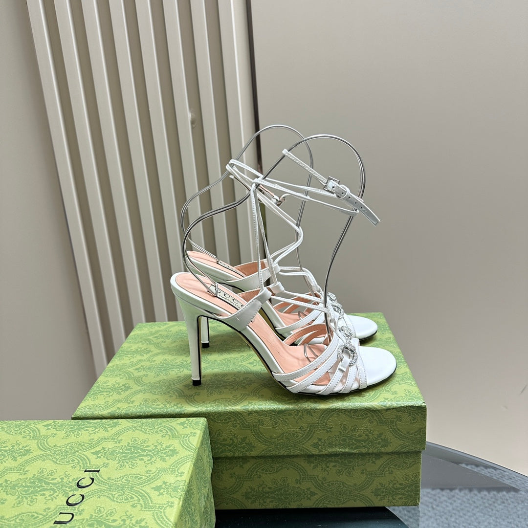 GUCCI CRYSTAL HORSEBIT STRAPPY SANDAL 10.5CM IN WHITE PATENT LEATHER