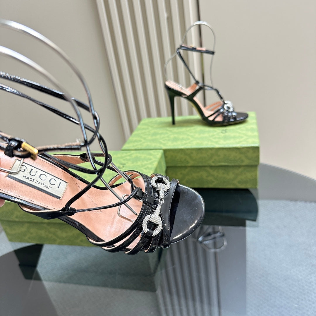 GUCCI CRYSTAL HORSEBIT STRAPPY SANDAL 10.5CM IN BLACK PATENT LEATHER
