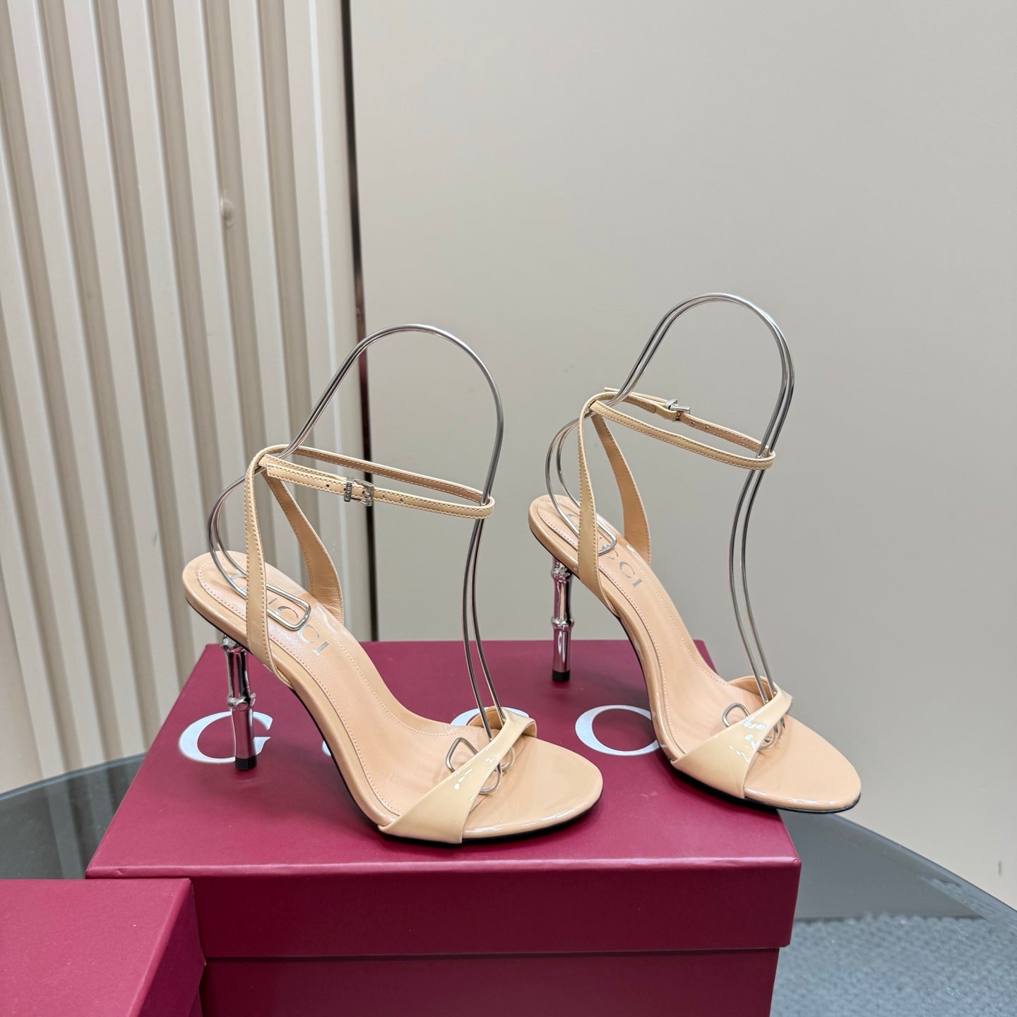 GUCCI STRAP HIGH BAMBOO-EFFECT HEEL SANDAL IN BEIGE PATENT CALFSKIN