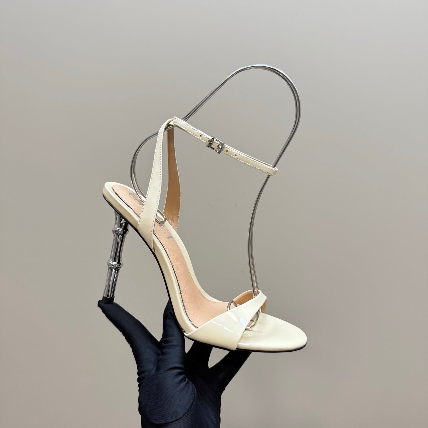 GUCCI STRAP HIGH BAMBOO-EFFECT HEEL SANDAL IN CREAM PATENT CALFSKIN