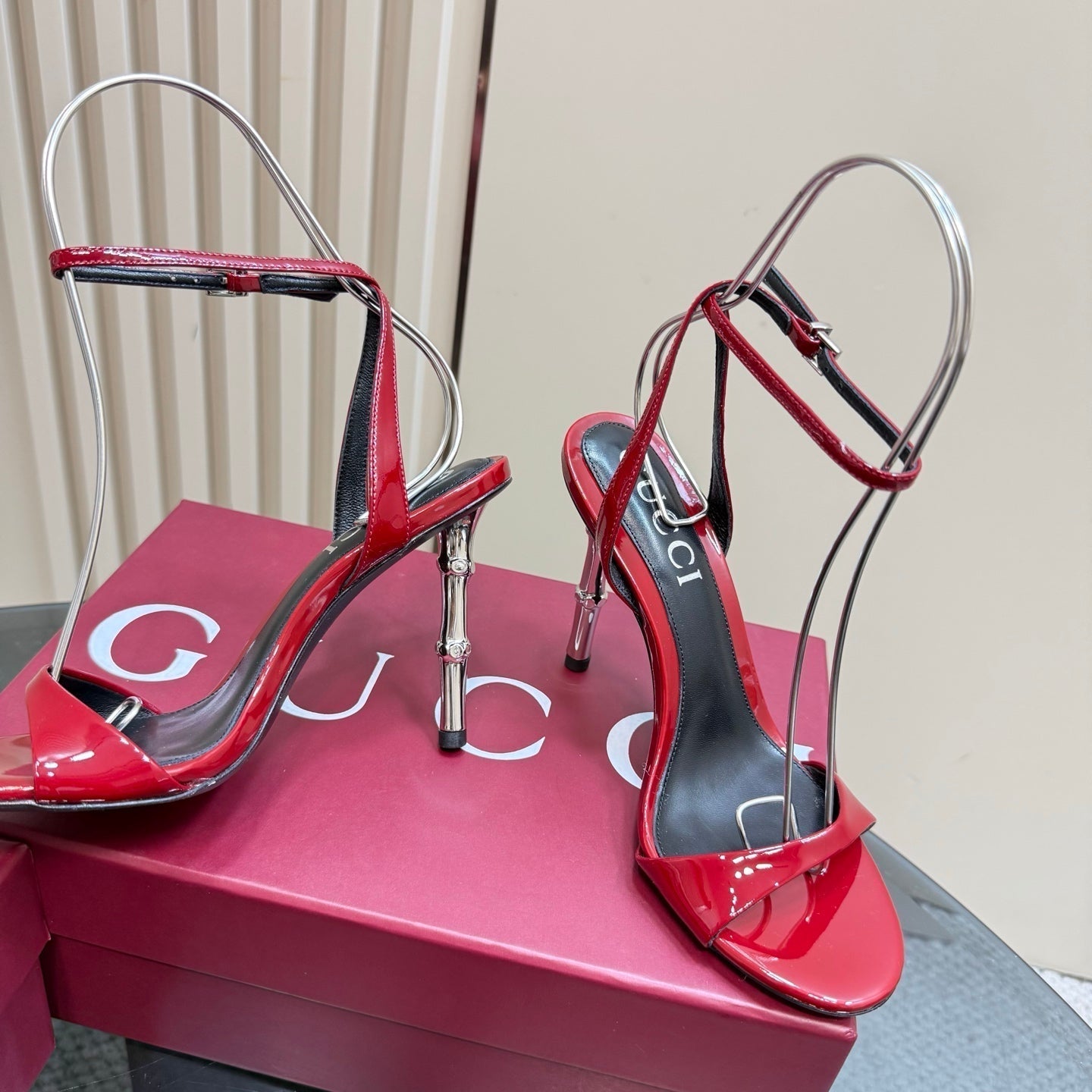 GUCCI STRAP HIGH BAMBOO-EFFECT HEEL SANDAL IN RED PATENT CALFSKIN