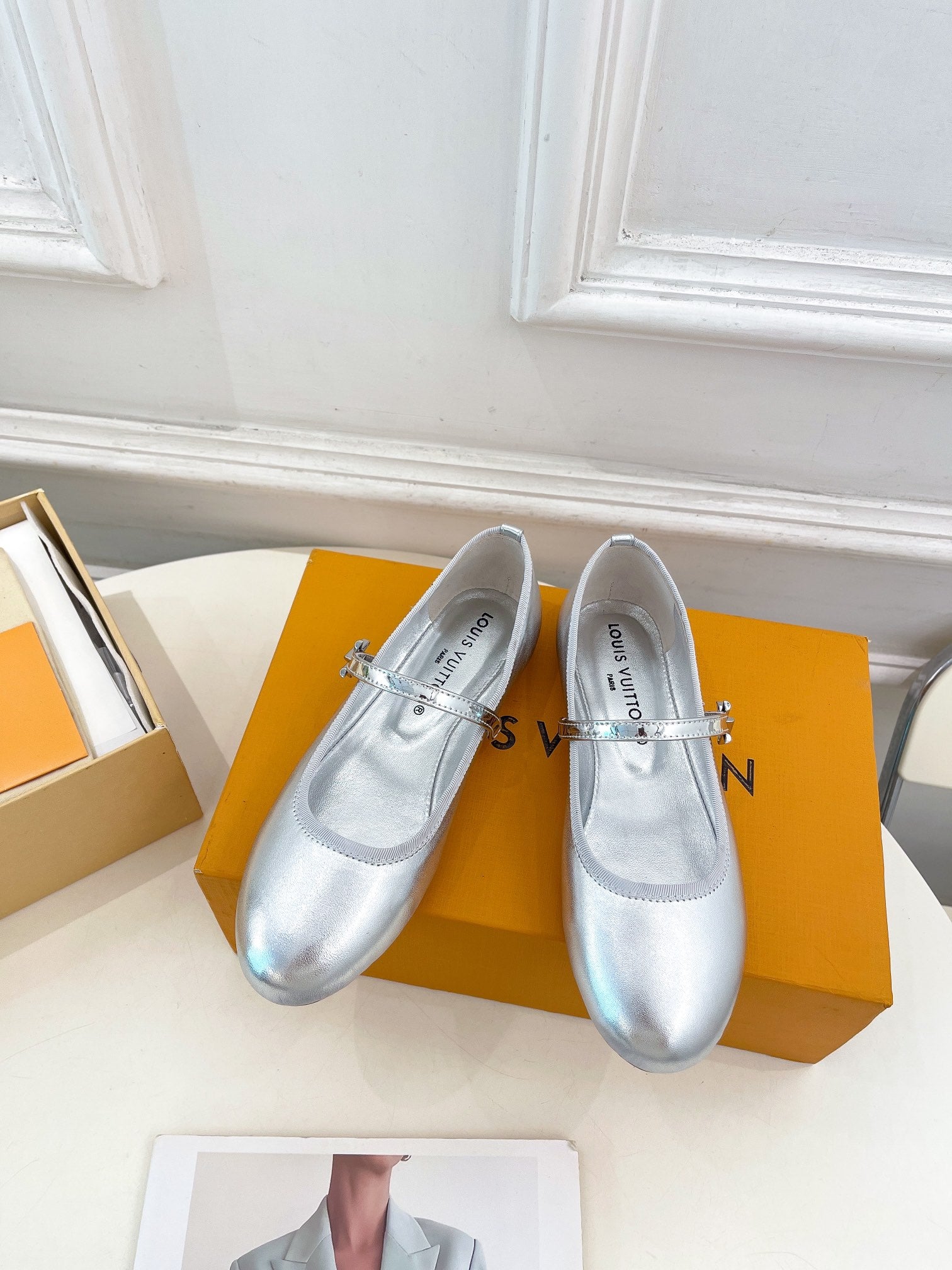 LOUIS VUITTON LV WOMEN ROMY FLAT BALLERINA IN SILVER METALLIC LAMBSKIN