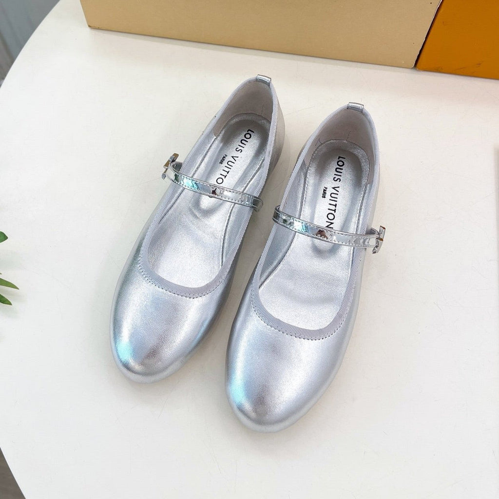 LOUIS VUITTON LV WOMEN ROMY FLAT BALLERINA IN SILVER METALLIC LAMBSKIN