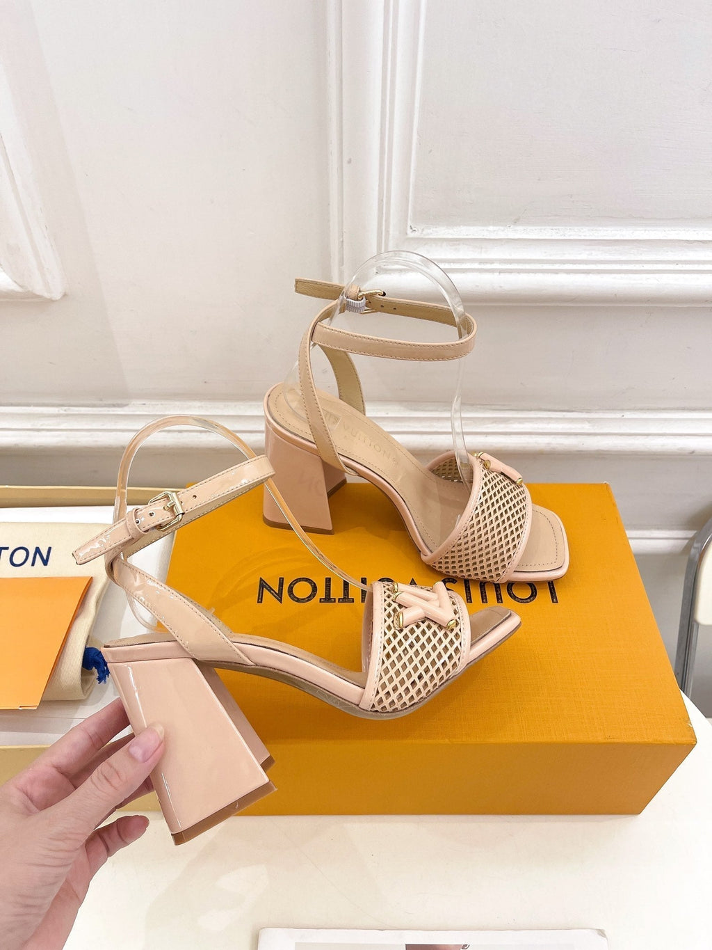 LOUIS VUITTON LV WOMEN HIGH SANDAL IN BEIGE CREAM CALFSKIN
