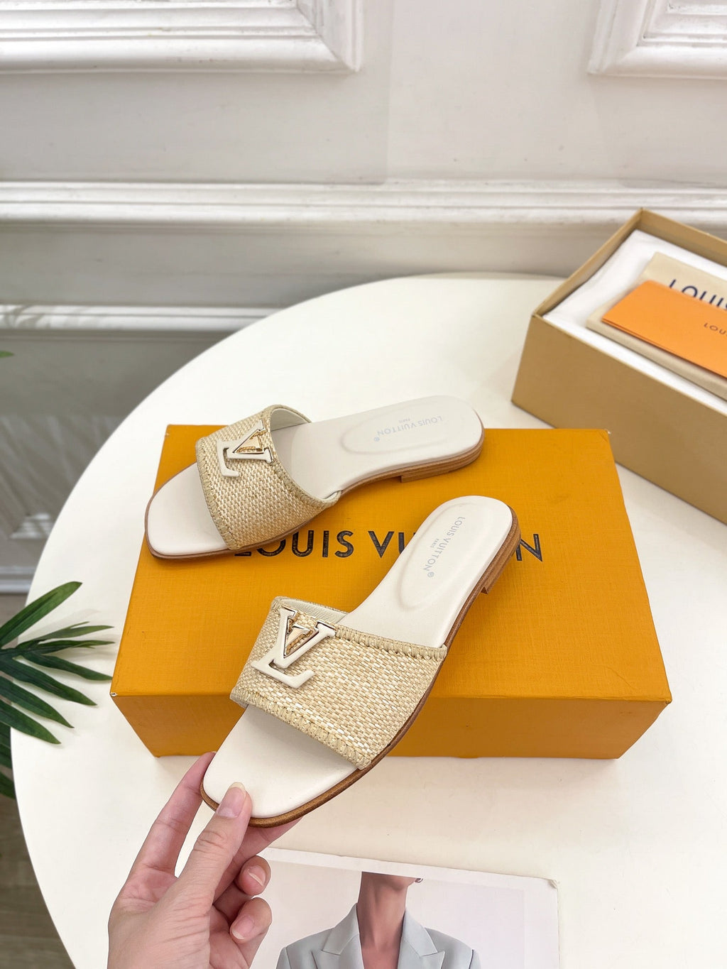 LOUIS VUITTON LV WOMEN CAPRI FLAT MULES IN BEIGE LEATHER AND RAFFIA