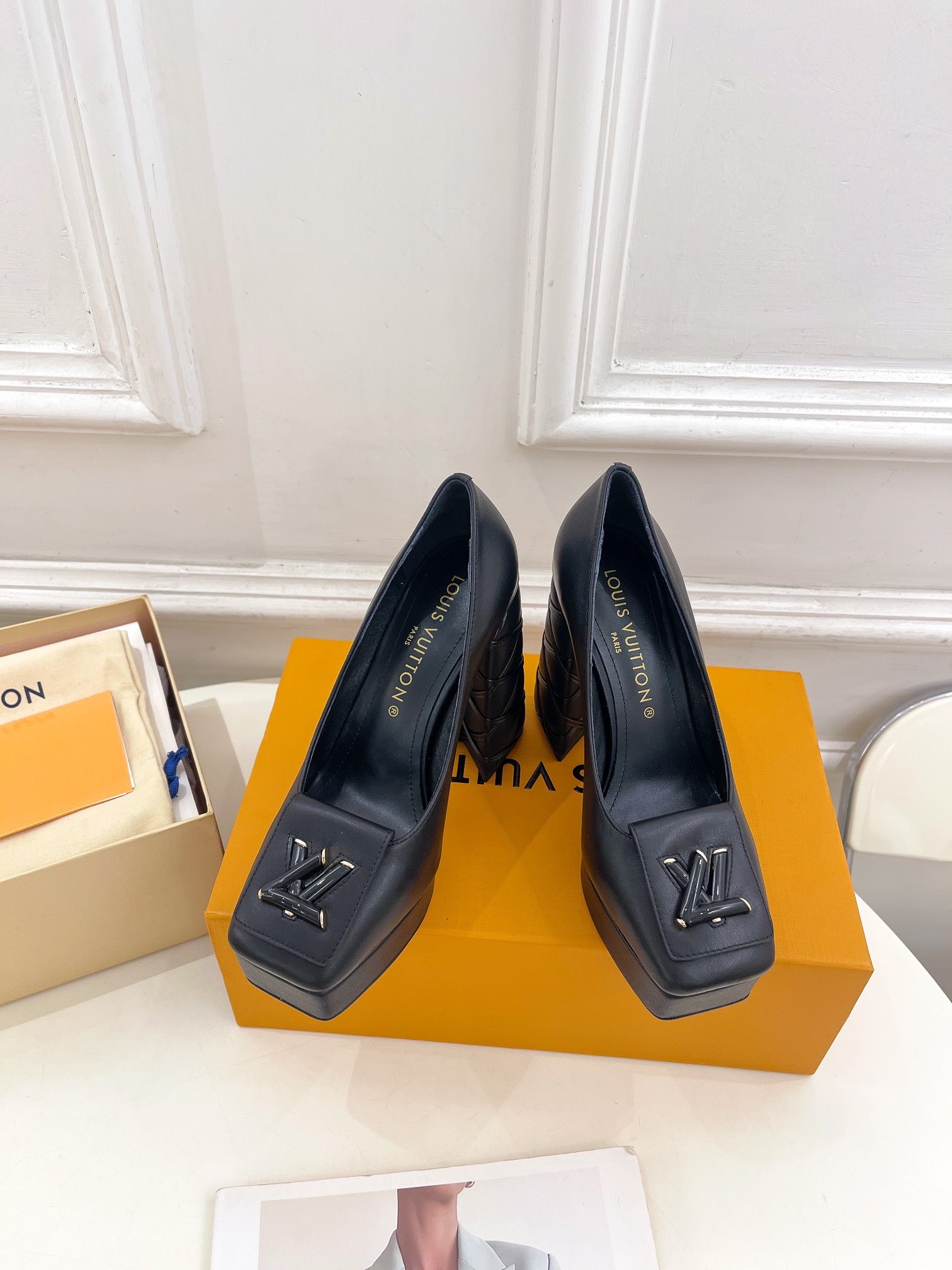 LOUIS VUITTON SHAKE MARY JANE HIGH HEEL 12 CM IN BLACK CALFSKIN
