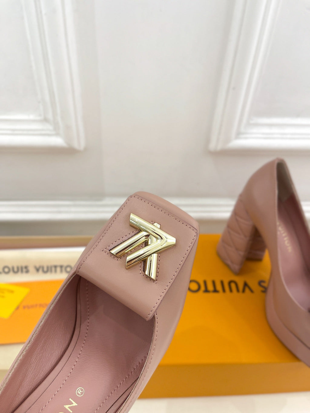 LOUIS VUITTON SHAKE MARY JANE HIGH HEEL 12 CM IN CREPE PINK CALFSKIN