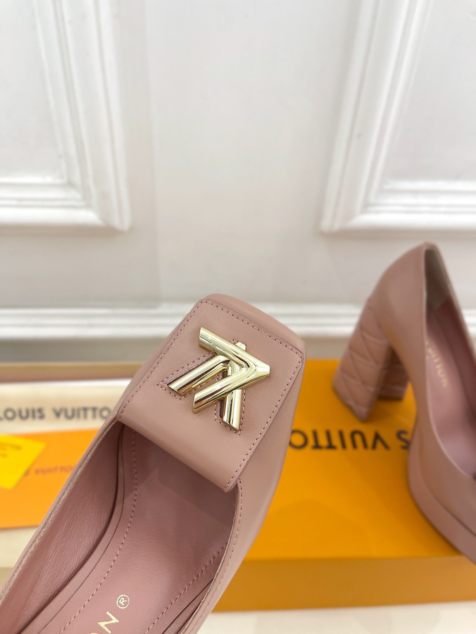 LOUIS VUITTON SHAKE MARY JANE HIGH HEEL 12 CM IN CREPE PINK CALFSKIN