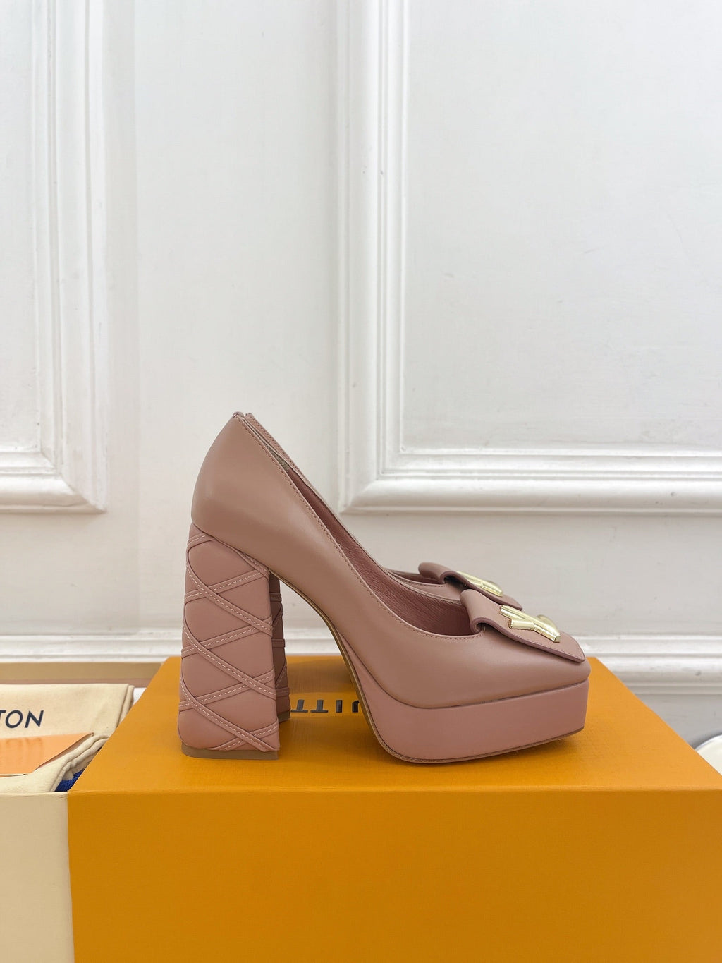 LOUIS VUITTON SHAKE MARY JANE HIGH HEEL 12 CM IN CREPE PINK CALFSKIN