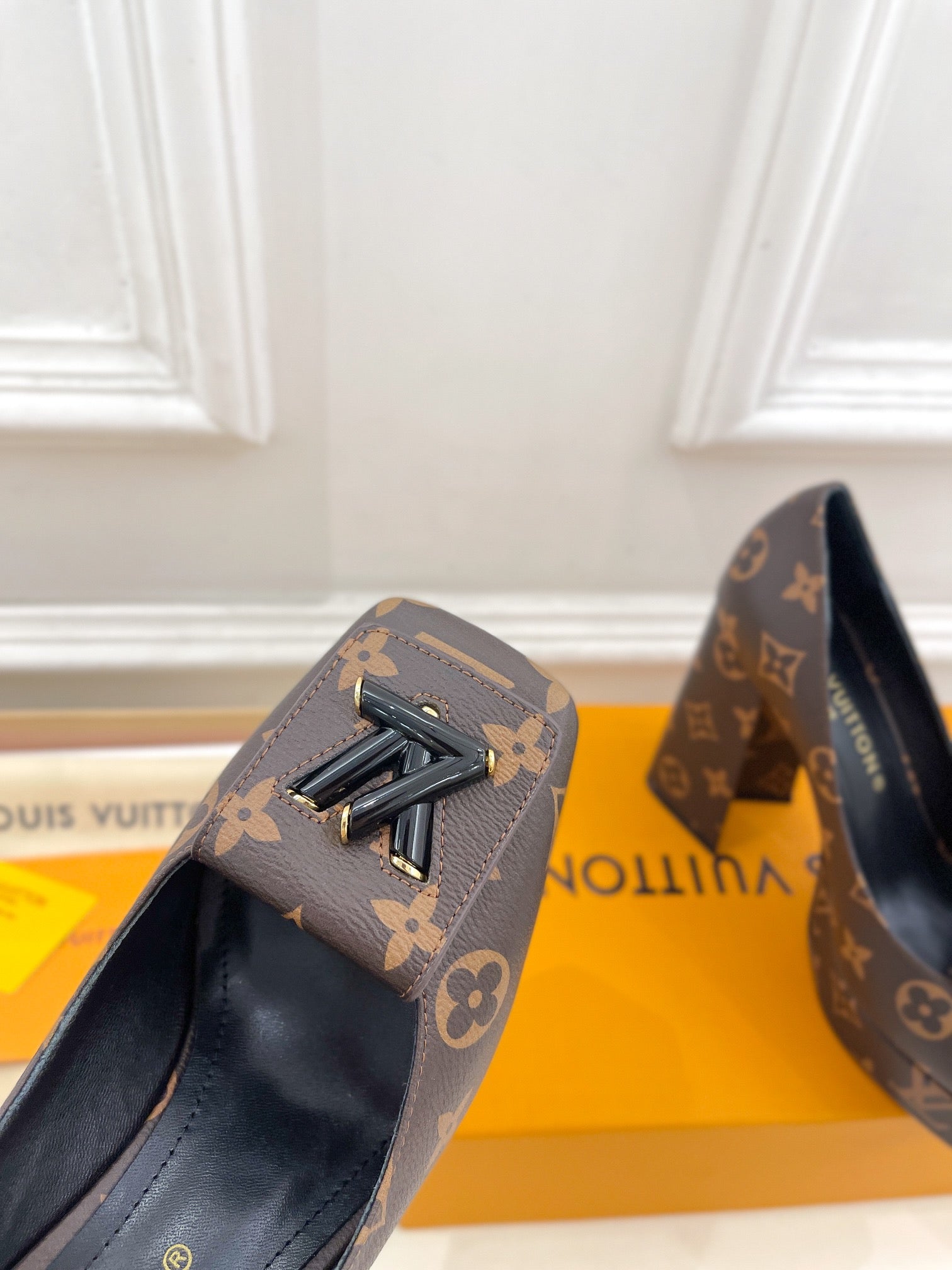 LOUIS VUITTON SHAKE MARY JANE HIGH HEEL 12 CM IN CHOCOLATE BROWN MONOGRAM CALFSKIN