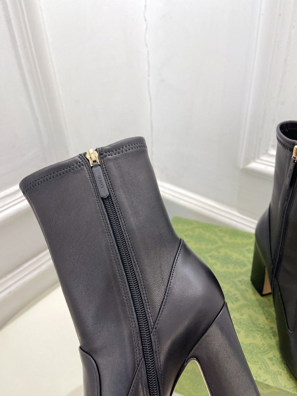 GUCCI HORSEBIT ANKLE BOOTS 9.5CM IN BLACK SHEEPSKIN