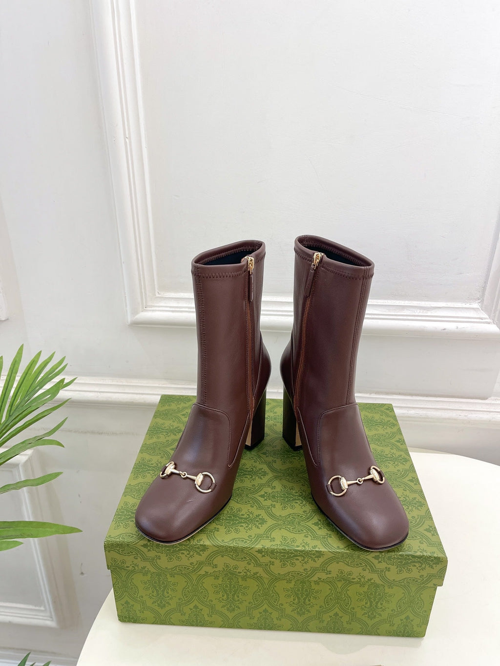 GUCCI HORSEBIT ANKLE BOOTS 9.5CM IN WALNUT BROWN SHEEPSKIN