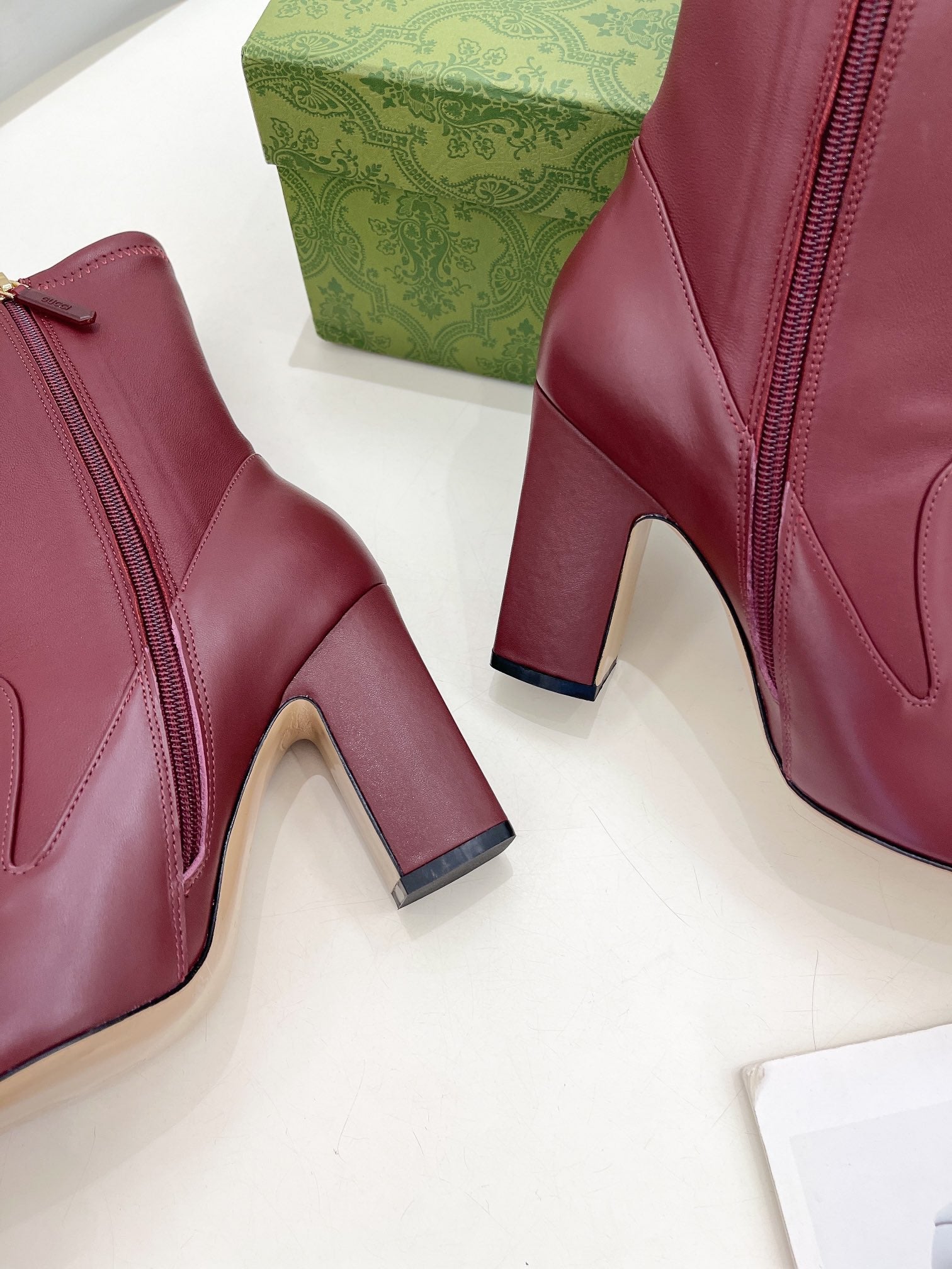 GUCCI HORSEBIT ANKLE BOOTS 9.5CM IN BURGUNDY RED SHEEPSKIN