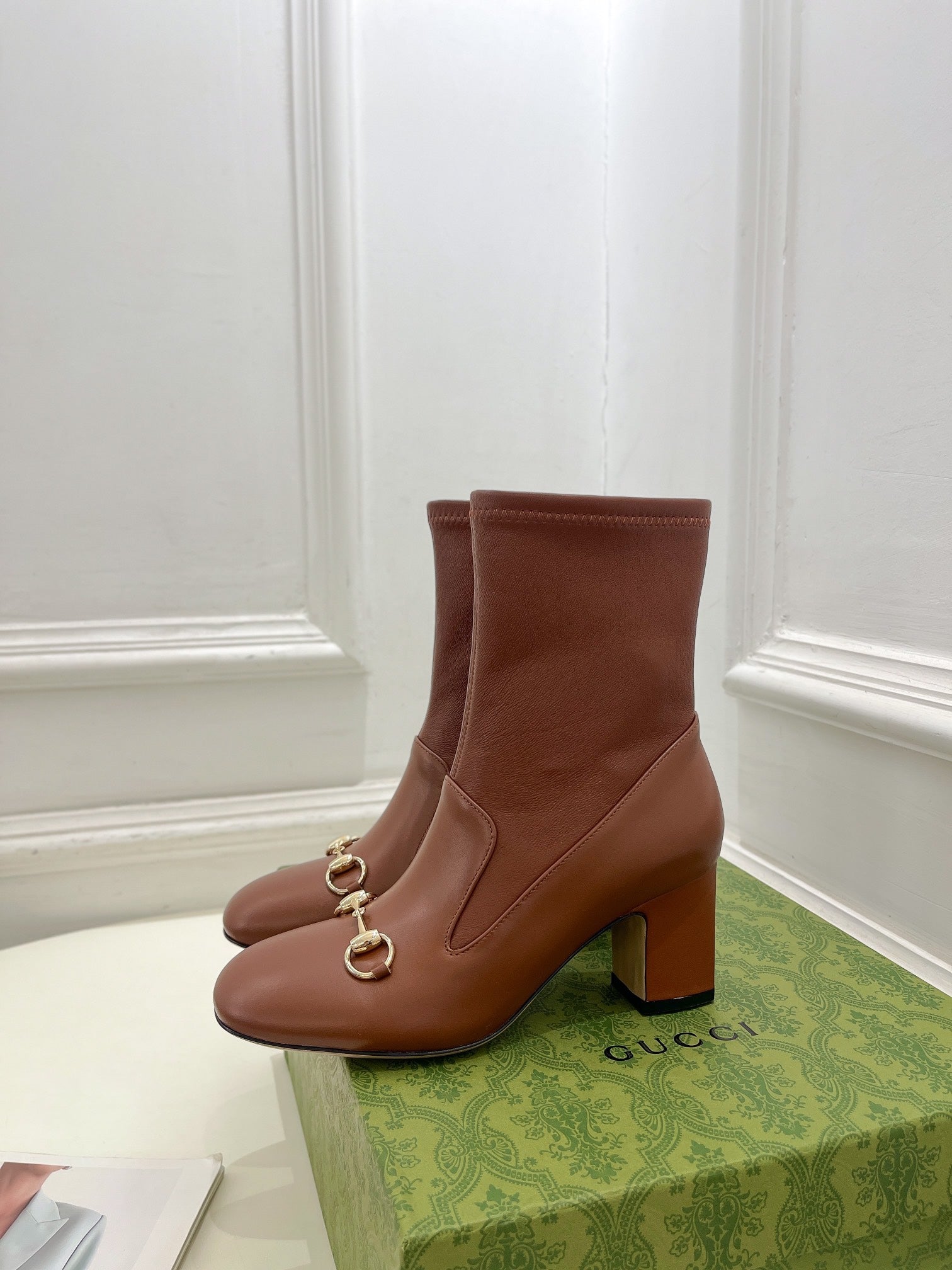 GUCCI HORSEBIT ANKLE BOOTS 6.5CM IN CINNAMON BROWN SHEEPSKIN