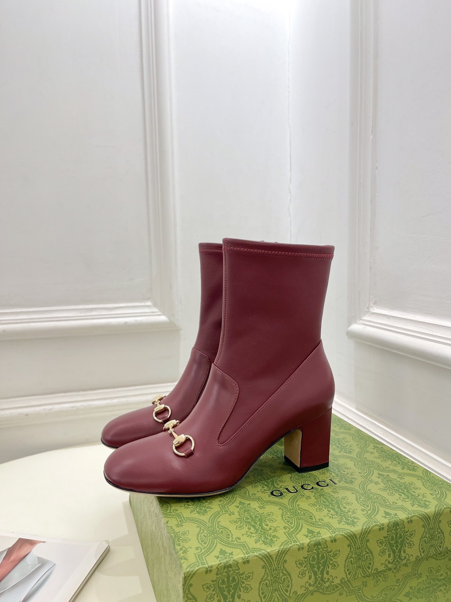 GUCCI HORSEBIT ANKLE BOOTS 6.5CM IN BURGUNDY RED SHEEPSKIN