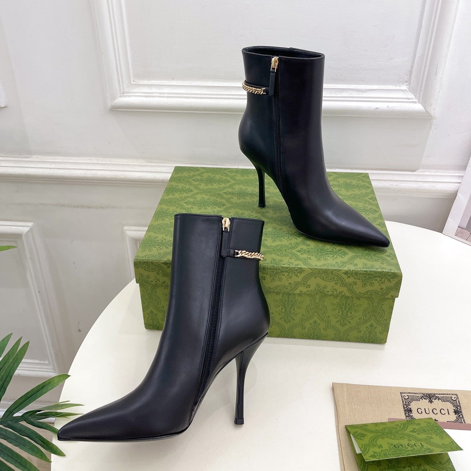 GUCCI SIGNORIA SHORT BOOTS 10.5CM IN BLACK CALFSKIN