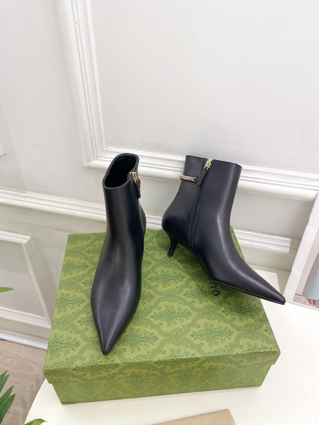 GUCCI SIGNORIA SHORT BOOTS 4.5CM IN BLACK CALFSKIN