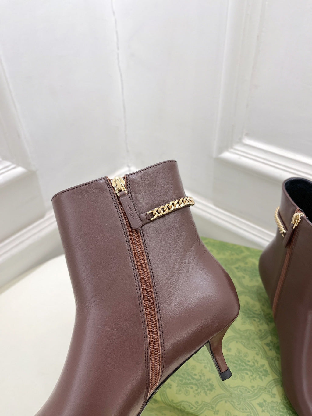 GUCCI SIGNORIA SHORT BOOTS 4.5CM IN WALNUT BROWN CALFSKIN