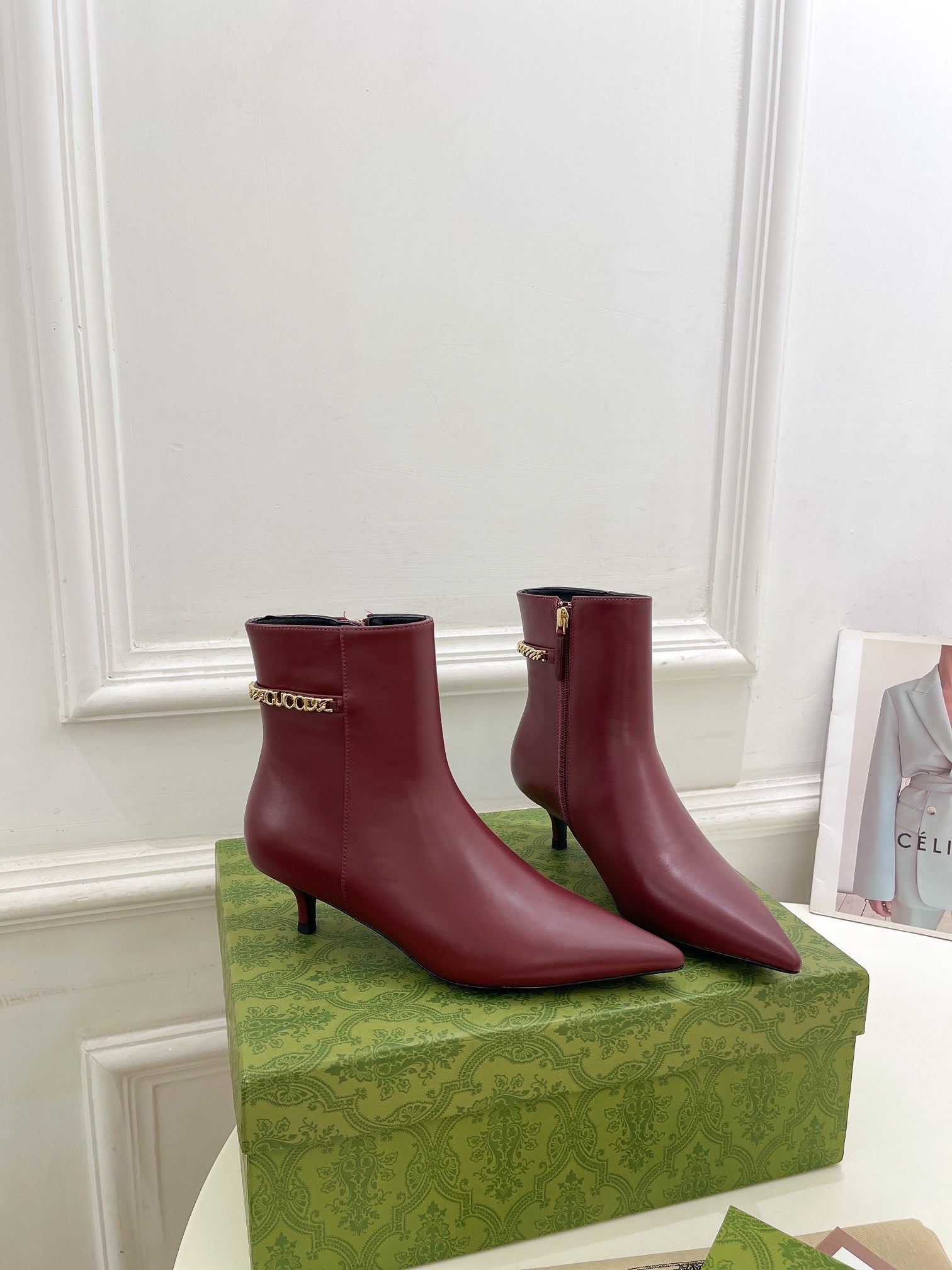 GUCCI SIGNORIA SHORT BOOTS 4.5CM IN BURGUNDY RED CALFSKIN