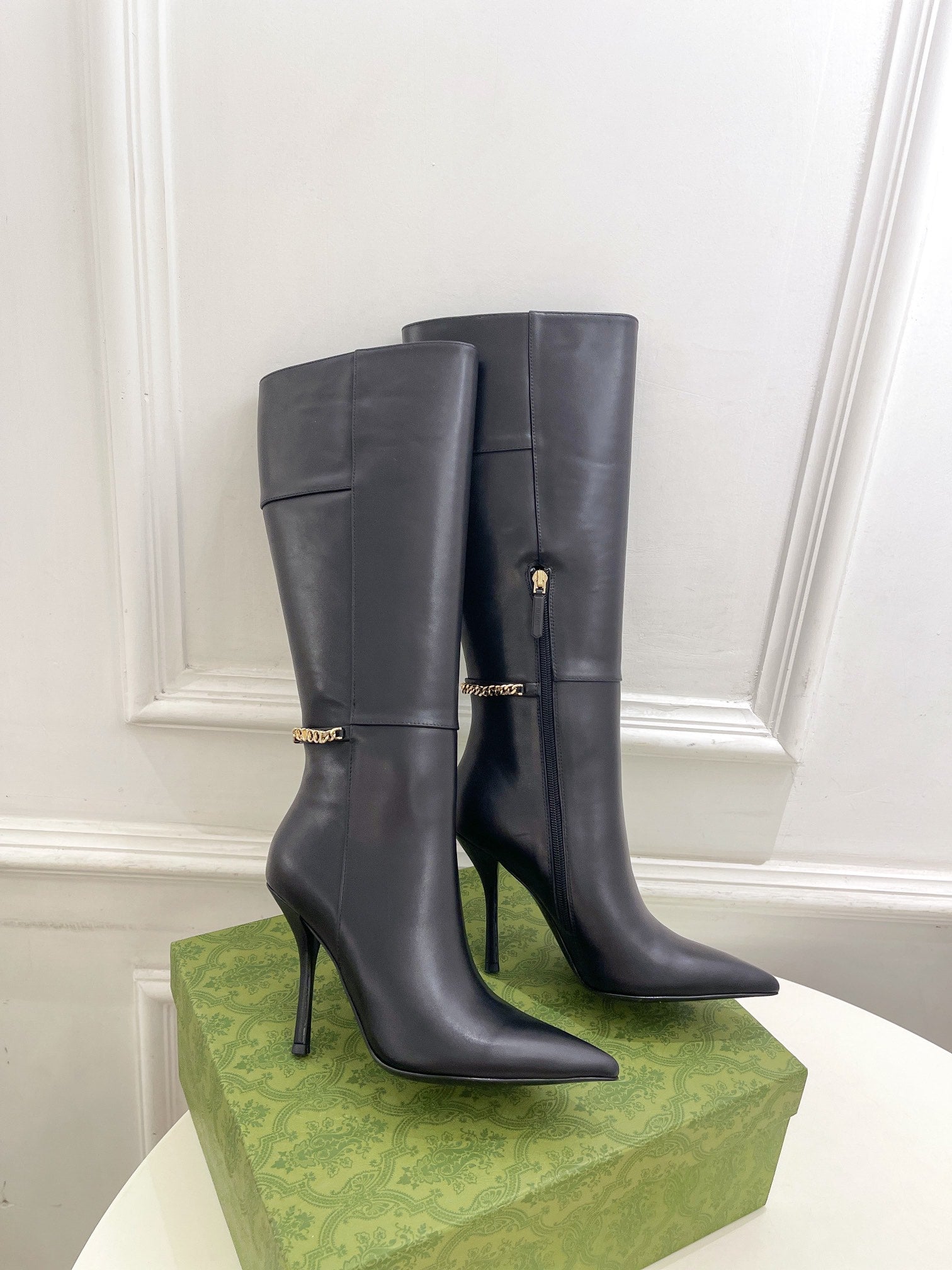 GUCCI SIGNORIA KNEE BOOTS 10.5CM IN BLACK CALFSKIN