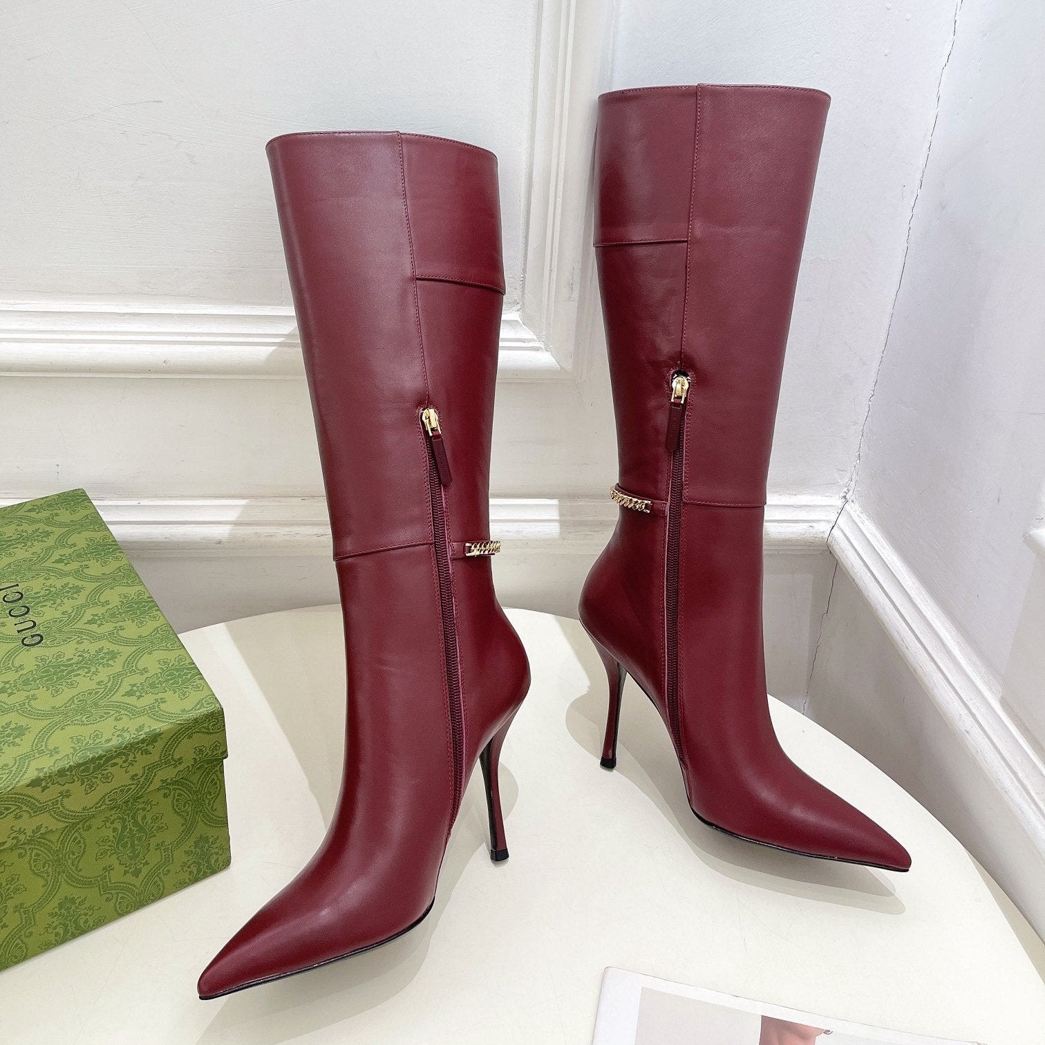 GUCCI SIGNORIA KNEE BOOTS 10.5CM IN BURGUNDY RED CALFSKIN