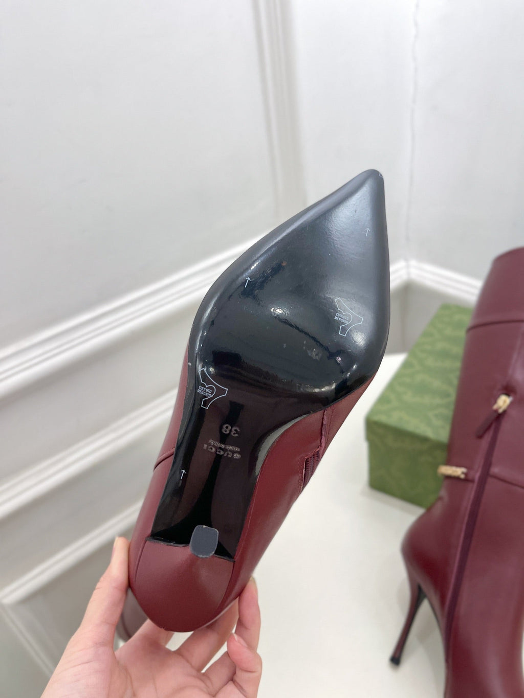 GUCCI SIGNORIA KNEE BOOTS 10.5CM IN BURGUNDY RED CALFSKIN