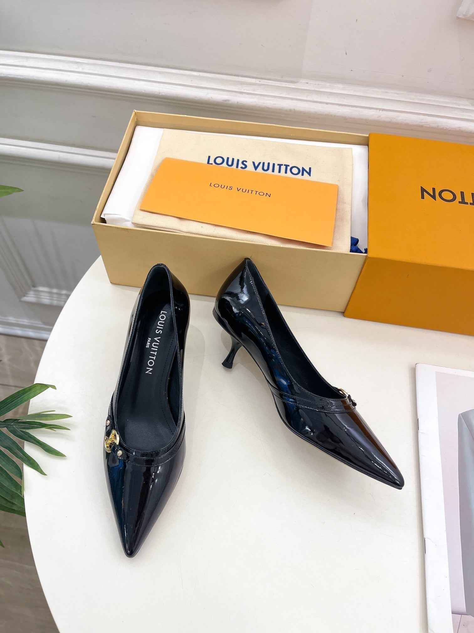 LOUIS VUITTON 6AM HIGH PUMP 5 CM IN BLACK PATENT CALFSKIN