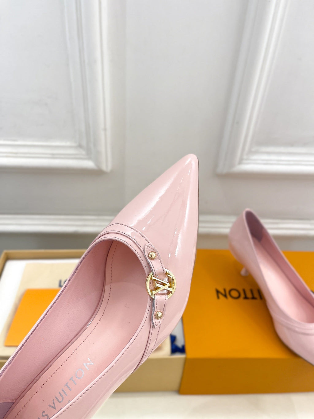 LOUIS VUITTON 6AM HIGH PUMP 5 CM IN BABY PINK CALFSKIN