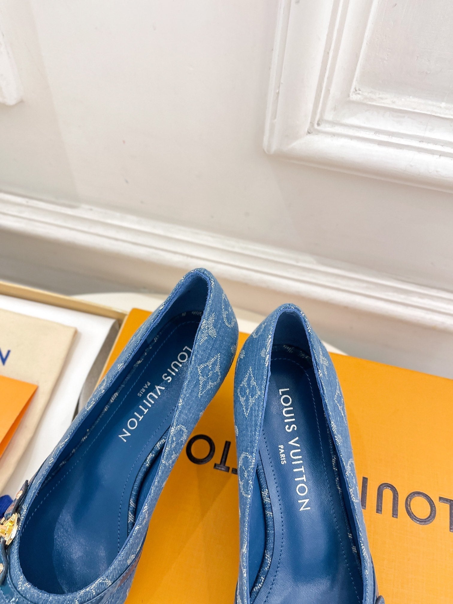 LOUIS VUITTON 6AM HIGH PUMP 5 CM IN CLASSIC BLUE MONOGRAM DENIM